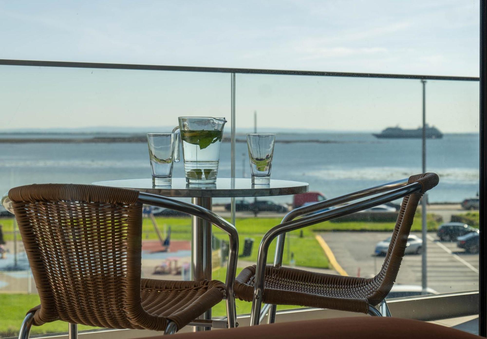Shoreline Apartments Galway Buitenkant foto