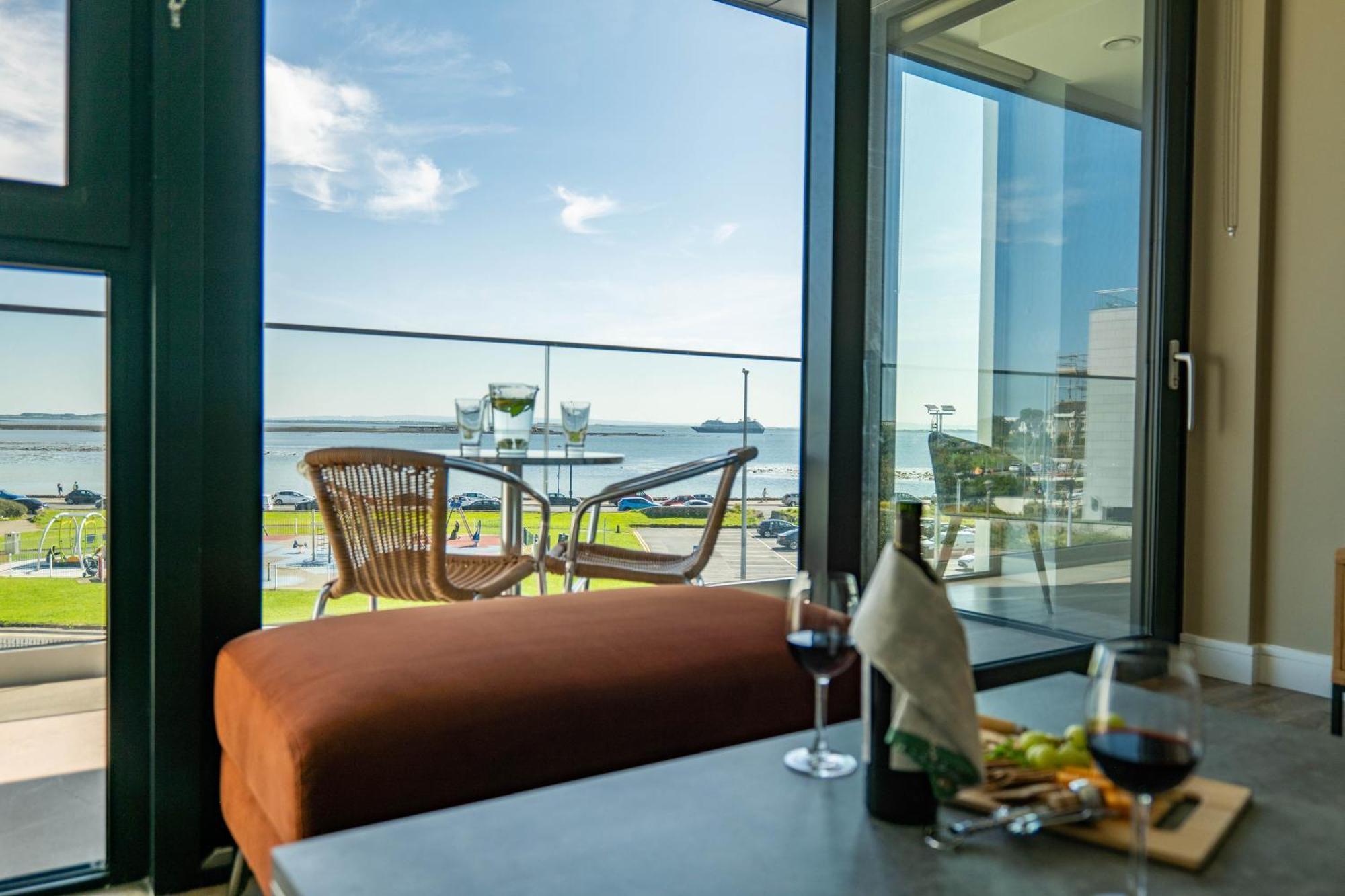 Shoreline Apartments Galway Buitenkant foto