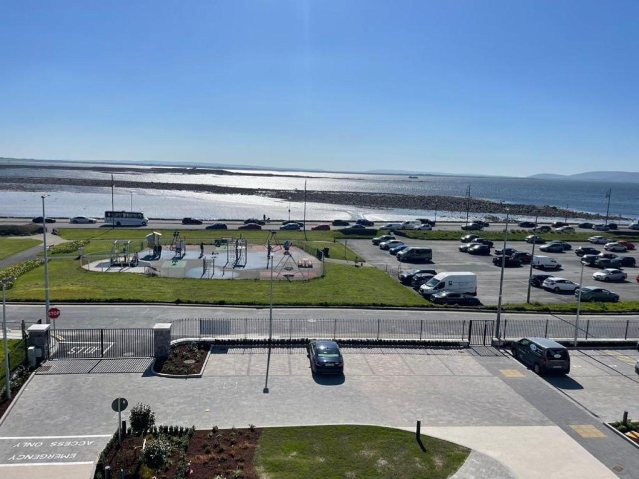 Shoreline Apartments Galway Buitenkant foto
