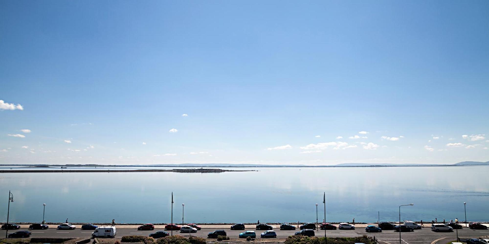 Shoreline Apartments Galway Buitenkant foto