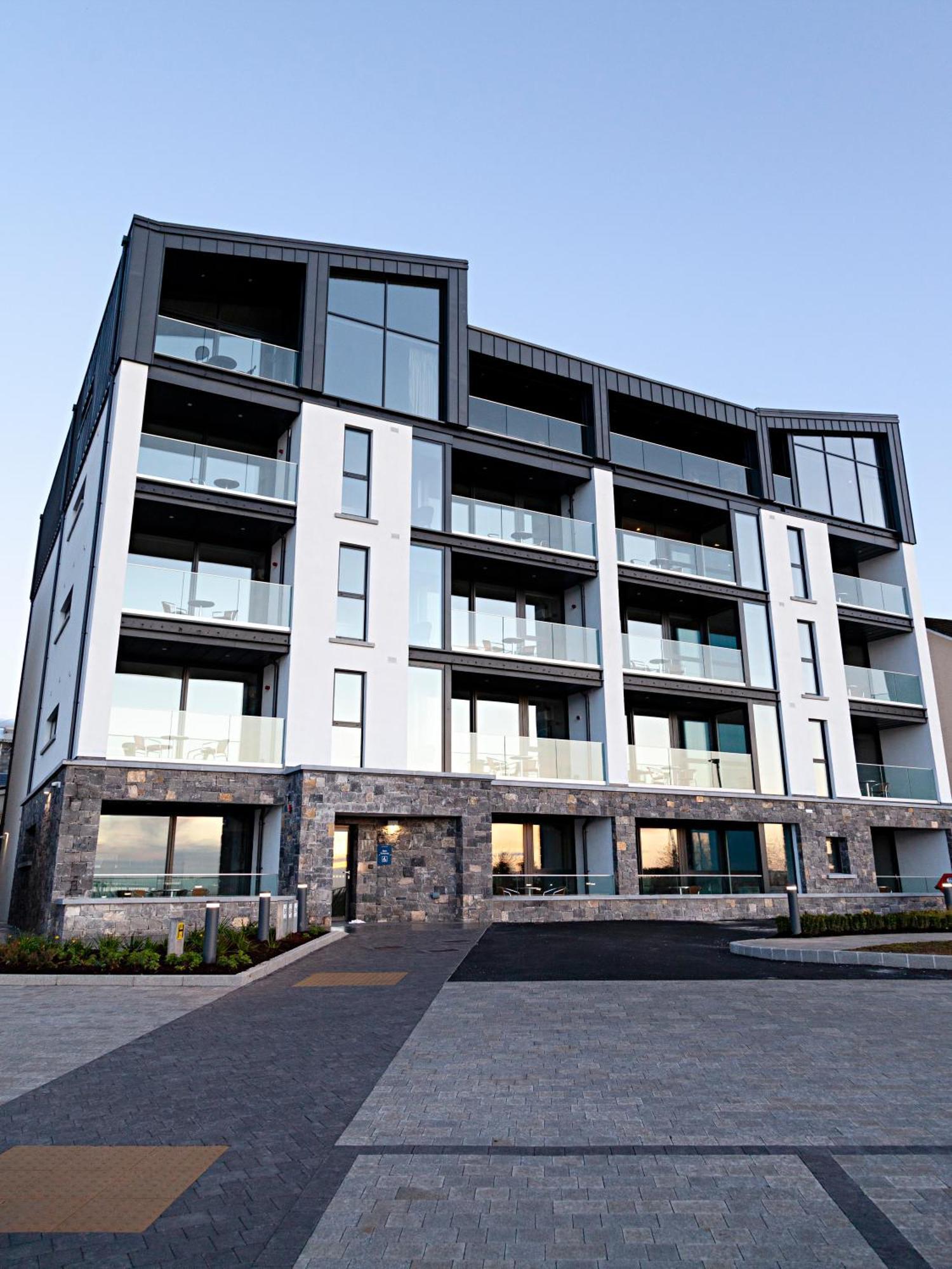 Shoreline Apartments Galway Buitenkant foto