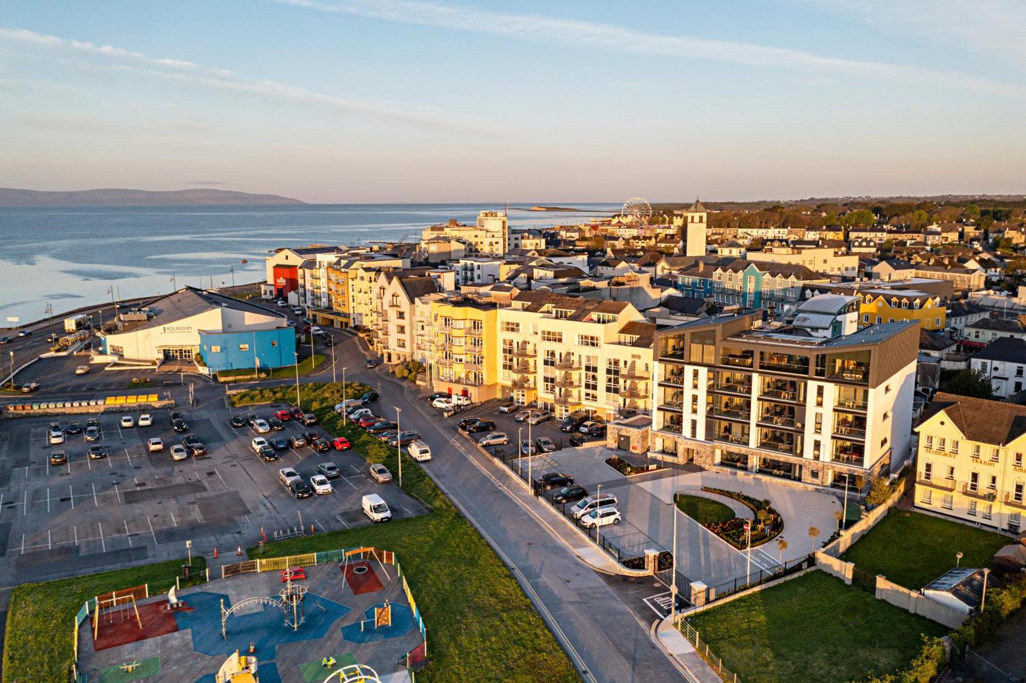 Shoreline Apartments Galway Buitenkant foto
