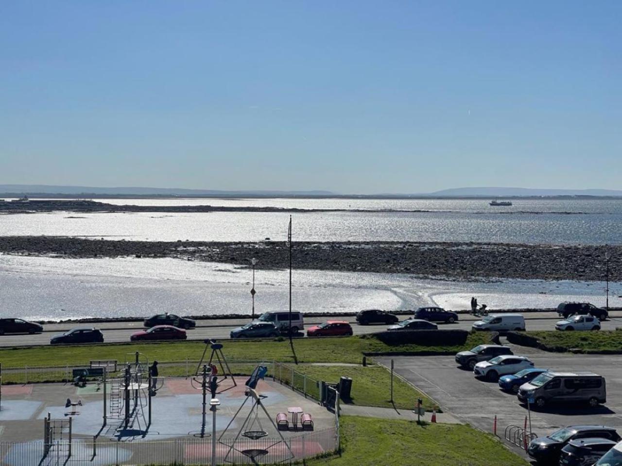 Shoreline Apartments Galway Buitenkant foto